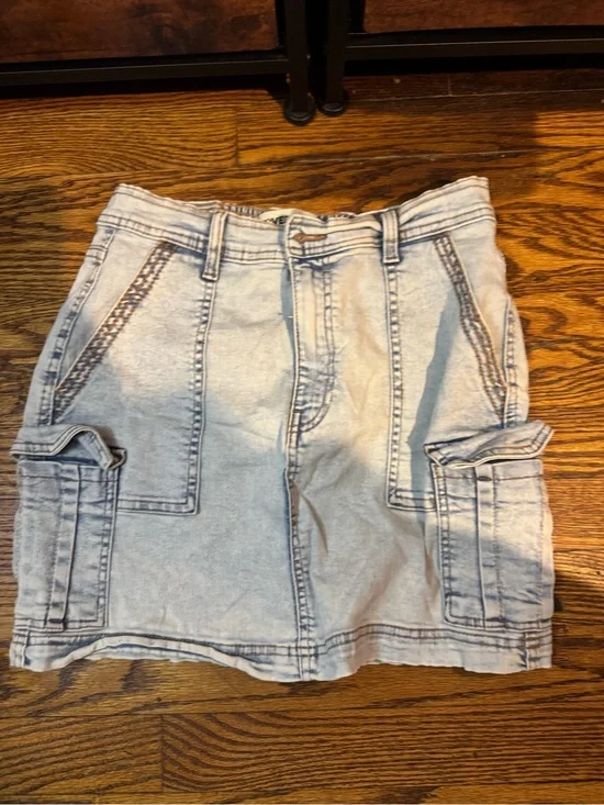 Levi's Light Wash Denim Cargo Skirt-Style Shorts