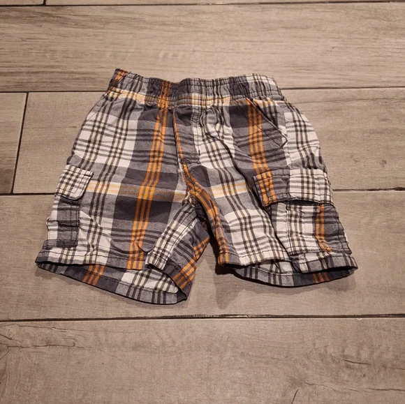 🍦Osh Kosh plaid toddler shorts🦋