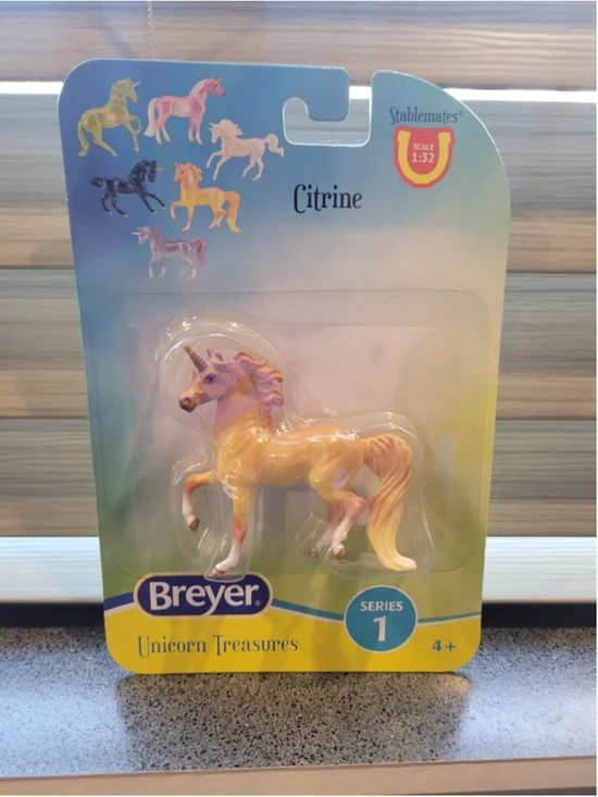 Breyer Stablemates Unicorn Treasures Citrine Scale 1:32 Series 1 New on Card