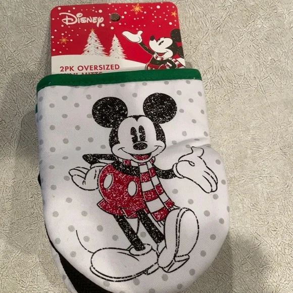 Disney oversized mini mitts NEW