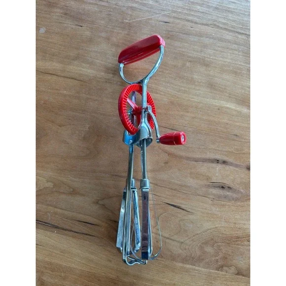 VTG‎ MCM RETRO Egg Beater Rotary red Handle Hand Mixer Spins Smoothly 12