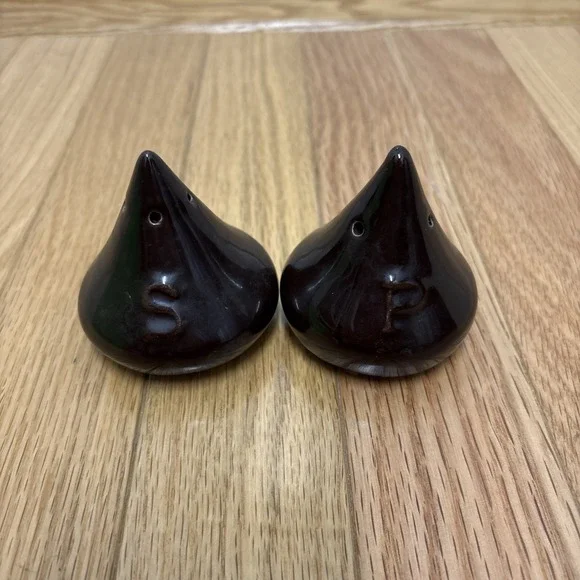 Adorable Hershey Kisses Salt & Pepper Shakers 2.75