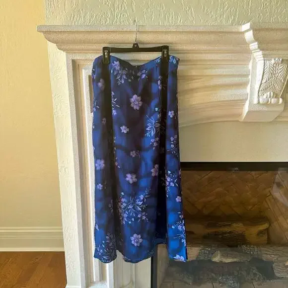 Bentley Plus Vintage Floral Print Elastic Waist Maxi Skirt