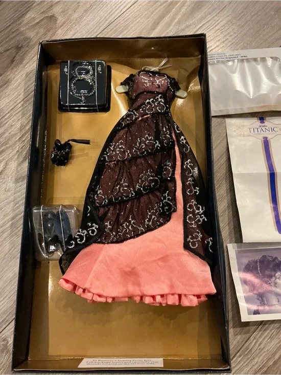 NIB Franklin Mint Rose Doll Titanic Pink & Black Dinner Dress Outfit w/C.O.A.