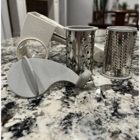 The Pampered Chef White and Silver Grater Set