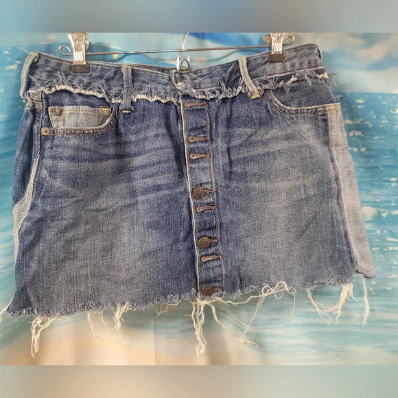 True Religion Denim Blue‎ Frayed Hem Skirt Button Fly Size 30