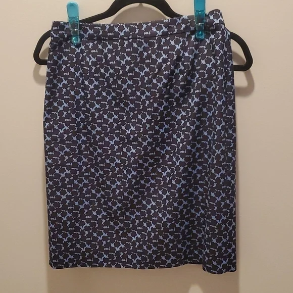 𝅺HALOGEN skirt Size 2