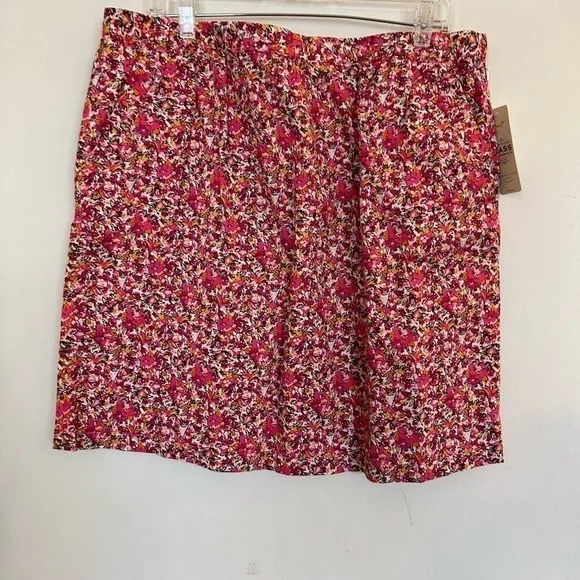 NWT Bass. Morandi rose. Size 1600% cotton floral print skirt.