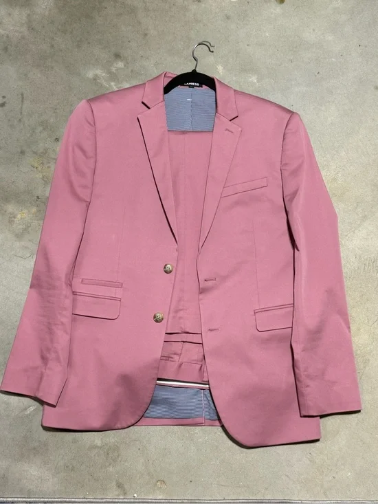 Men's Pink Suit - Classic Two-Button Style
