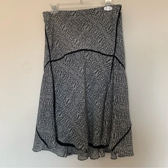 Worthington Black‎ and White  Textured Flowy A-Line Skirt Size 10  Office Church