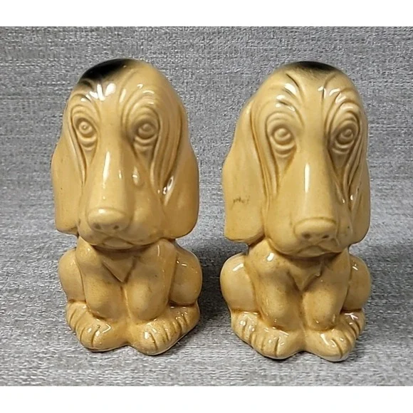 Basset Hound Dogs Sad Eyes Tear Salt & Pepper‎ Shakers  Japan MCM 4 1/4