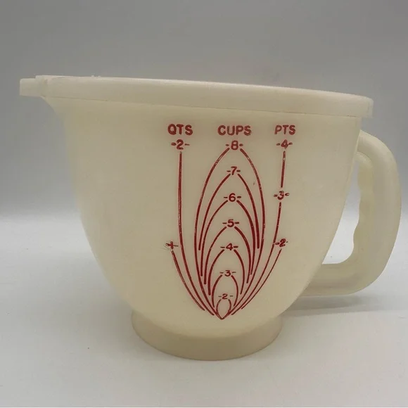 Tupperware Vintage Mix-N-Store 2 Quart Measuring Bowl