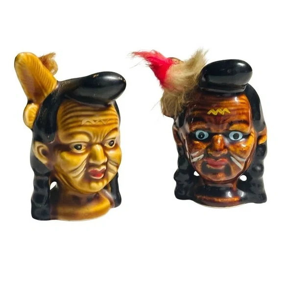 Vintage Indian Warriors Salt & Pepper Shakers Feather Japan-Small‎ Crack C Pic