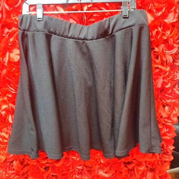 Shein Women's Size 2XL Flowy Mini Skirt