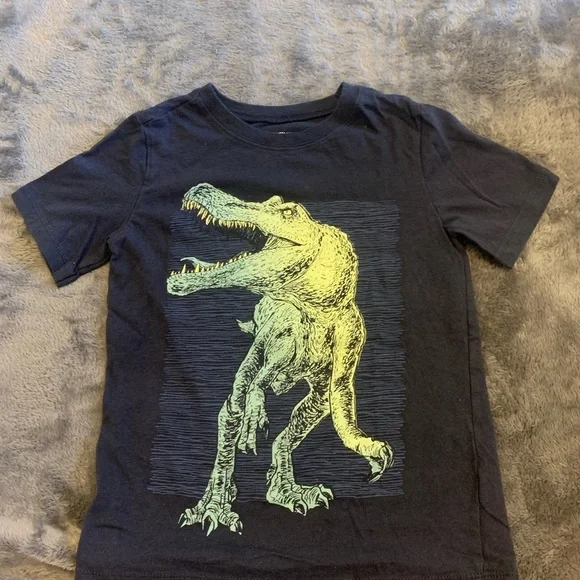 OshKosh B'gosh Navy Blue and Green Short Sleeve Tee with Dinosaur Design Size 6