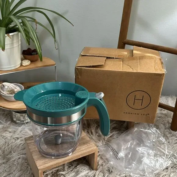 Henning Lee‎ 4-Cup Gravy & Fat Separator Brand New
