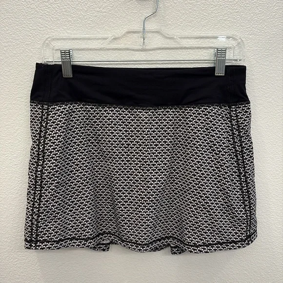 Lululemon Black White Ditsy Print Skirt Skort Classic Tennis Golf Size 6 Tall