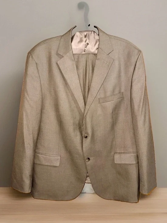 Geoffrey Beene 2 Piece Suit w/2 Button Jacket & Flat Front Pants-Dark Taupe-EC