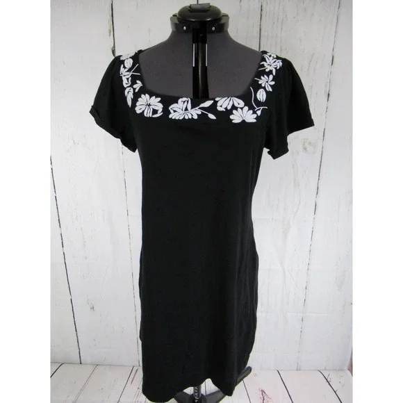 Banana Republic Black, White Stitching Around Collar Size Medium Knee Length A5