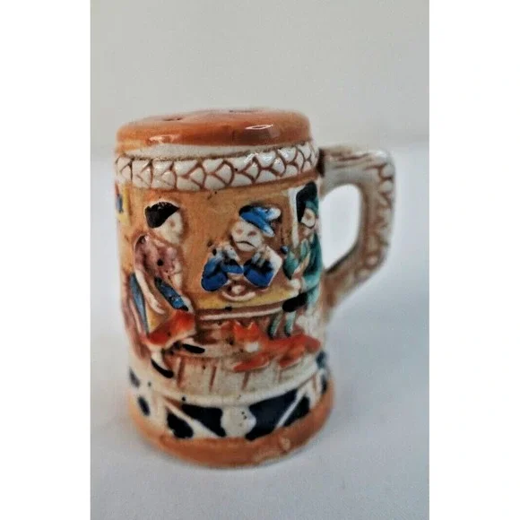 VINTAGE MINIATURE CERAMIC BEER STEIN‎ Salt or Pepper Shaker -One Piece - Japan