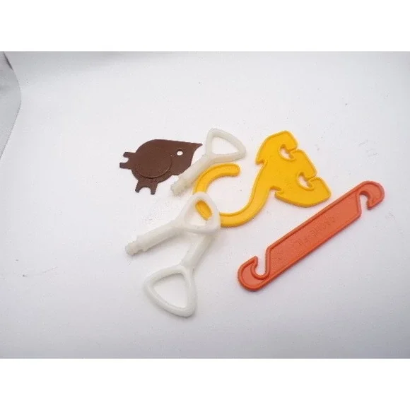 Vintage Tupperware Hang It‎ All CordKeeper Scraper Gadget 3 Handles Set 6 Pieces