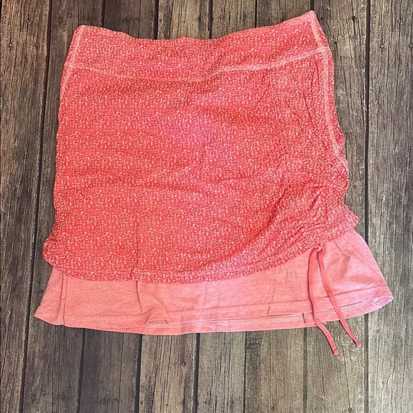 Athleta Coral Double Layer Skirt Sz M