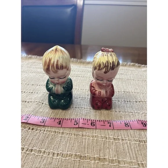 Vintage Praying Boy and Girl In Pajamas Salt and Pepper Shakers‎
