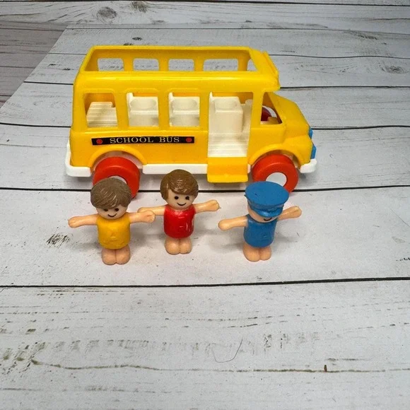 Vintage Arco Yellow School Bus with 3 Figures Hong Kong 1980s Toy‎ Lot