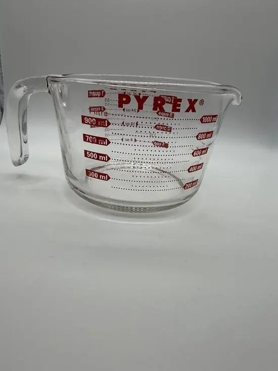 Vintage Pyrex Measuring Cup 1000 ml 4 Cup Red Made in USA