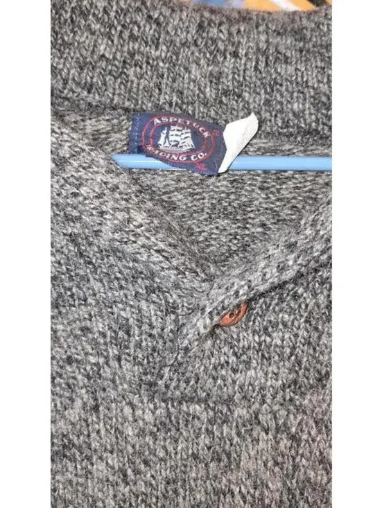 Aspetuck Trading Co. Gray Wool Knit Sweater with Burgundy and White Stripes