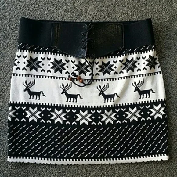 Sexy Mini Skirt Size M Stretchy Black White Perfect with leather boots