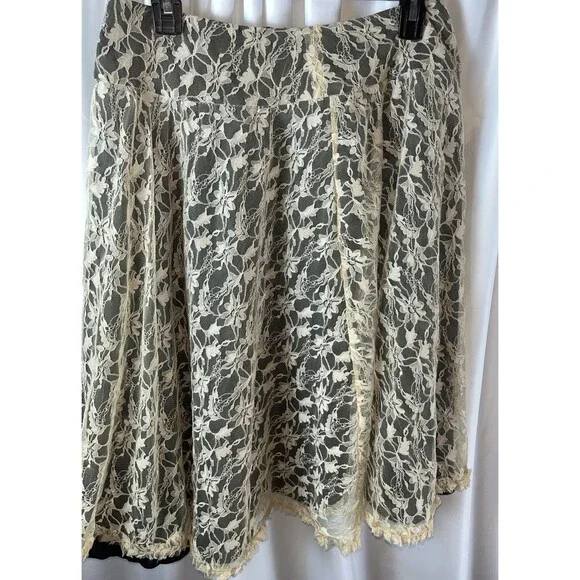Vintage 213 Black Cream Lace Overlay A-line Women’s Floral Skirt Size M Formal
