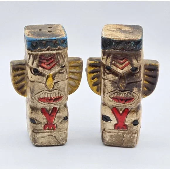 Vtg Mid Century Native American Totem Pole Ceramic‎ Salt & Pepper Shakers Mcm