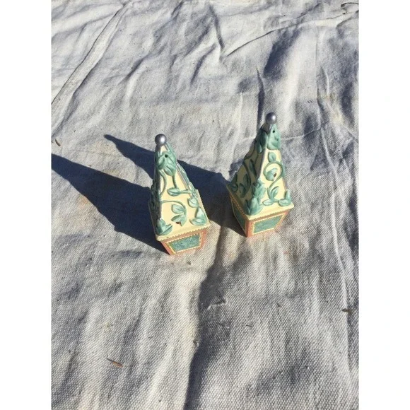 Pfaltzgraff salt and pepper‎ shakers 5” 5 in topiary green cream garden Ivy