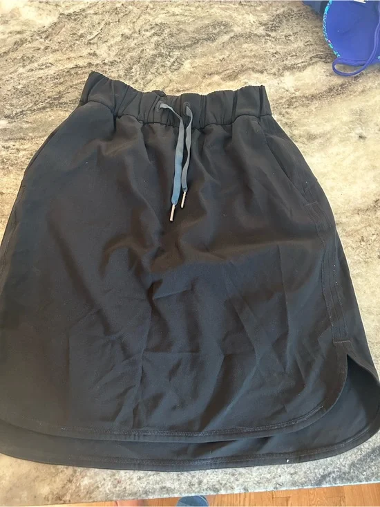 Lululemon Black Drawstring Casual Skirt - Women size 2