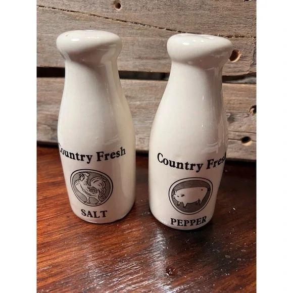 Farm Country Fresh Milk Bottle Salt and Pepper Shakers Vintage Rooster‎ and Pig