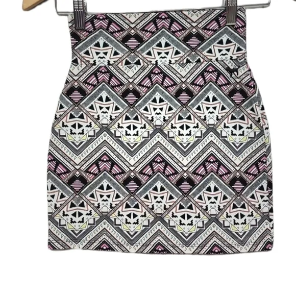 Victoria's Secret PINK Geo‎ Print High Waist Summer Mini Skirt white pink  Sz SP