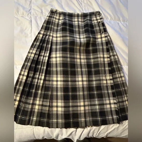 Aljean of Canada 70's  Vintage PLAID Kilt Pleated Wool Midi Blanket Skirt