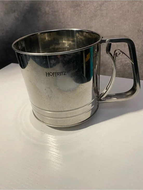 ⁠Vintage Hoffritz Stainless Steel Flour Sifter 3 Cup Squeeze Hand-Crank Kitchen