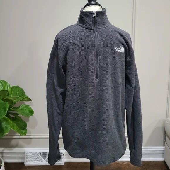 The North Face textured fleece men's pullover size M 1/4zip