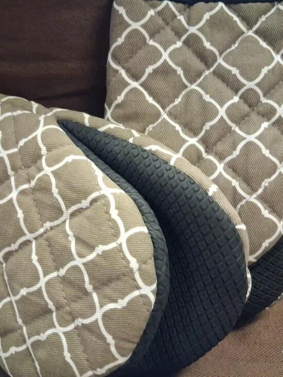 Oven Mitts with Grippy