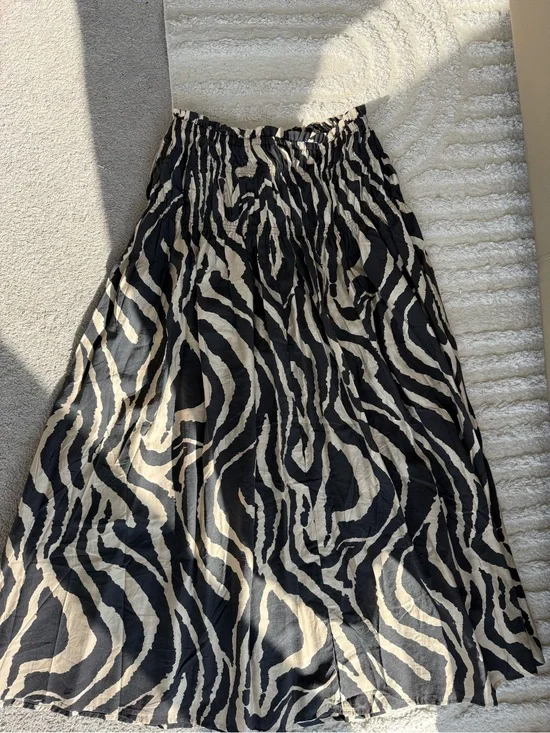 H&M Black and Cream Zebra-Print Maxi Skirt