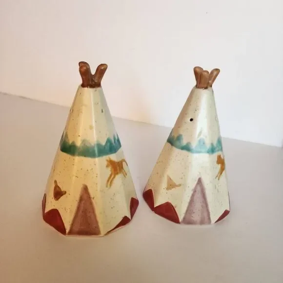 Vintage Treasure Craft Handpainted Teepee Salt and Pepper Shakers Mid Century So