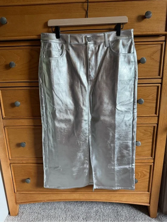 NEW Ann Taylor Silver Faux Leather Midi Pencil Skirt Womens Size 10 Rock Urban