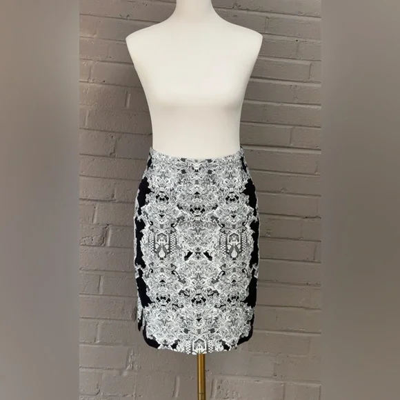 H&M vintage damask print pencil skirt 6