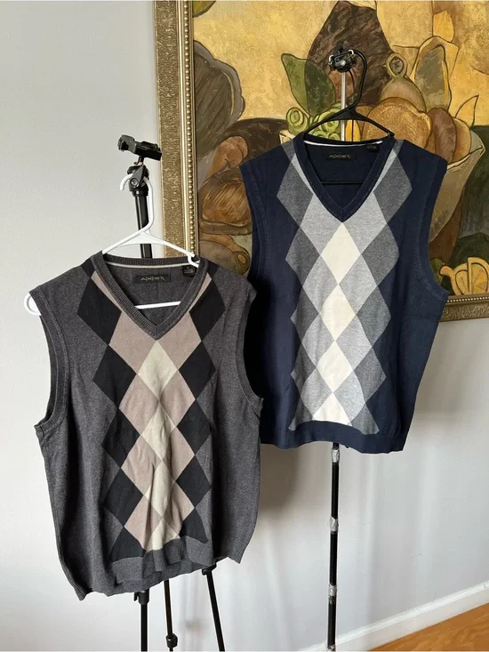Lot of 2 Axist Men Argyle Sweater Vest 100% Cotton V-Neck Gray Navy Size Medium