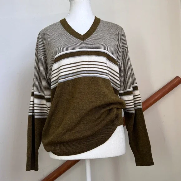 Vintage V-Neck Sweater Size M Green‎ Striped Grandpacore Academia Retro