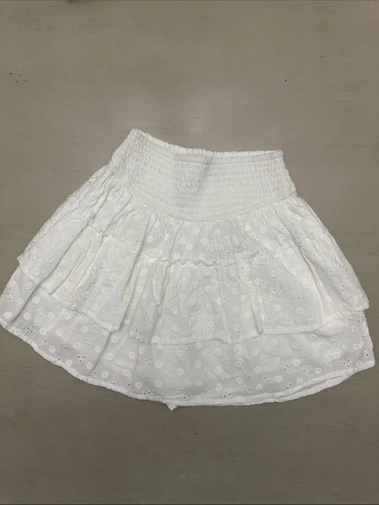 Hollister White Eyelet Tiered Mini Skirt - size xxs - like new