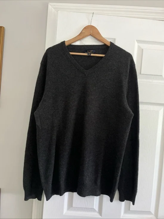 Club Room Men's 100% Cashmere Dark Charcoal V-Neck Sweater