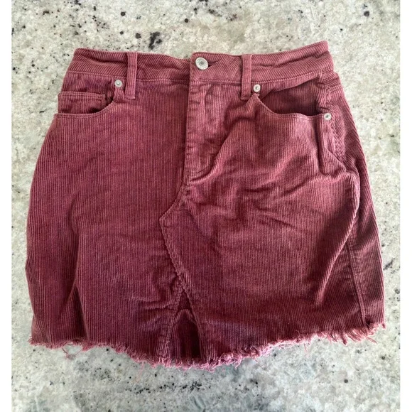 Love Tree Small Rust Corduroy High Rise Fray Hem Shorts‎